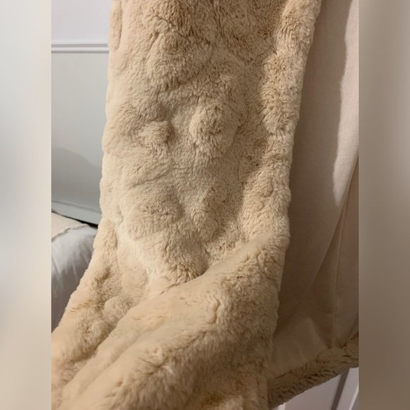 Pink Martini Beige Faux Fur Teddy Coat - Picture 5 of 10